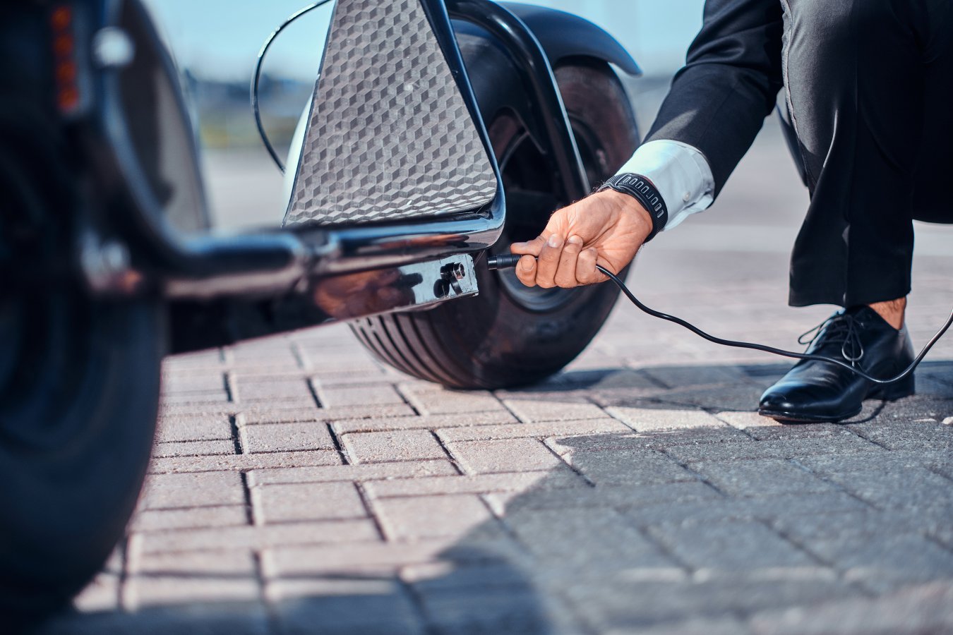 vélo électrique, trottinette électrique, parking, recharge