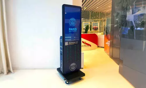 The Charging Place : Une révolution dans la recharge mobile avec ses stations nomades - par CNEWS