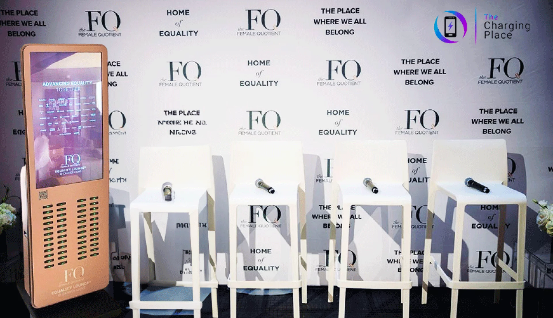 Des bornes avec batterie recharge rapide pour The Female Quotient au Martinez à Cannes